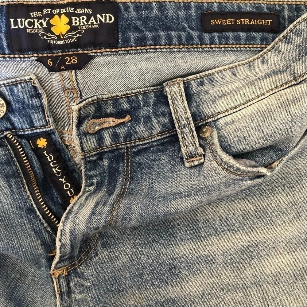 Lucky Brand Sweet Straight Distressed Jean 6/28R